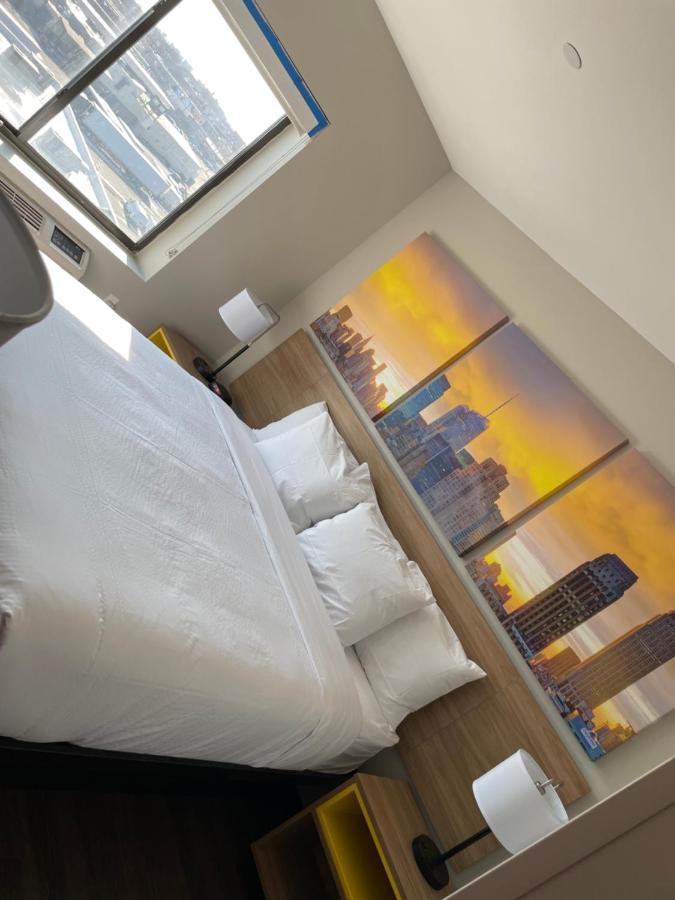 Days Inn & Suites By Wyndham Jamaica Jfk Airport นิวยอร์ก ภายนอก รูปภาพ