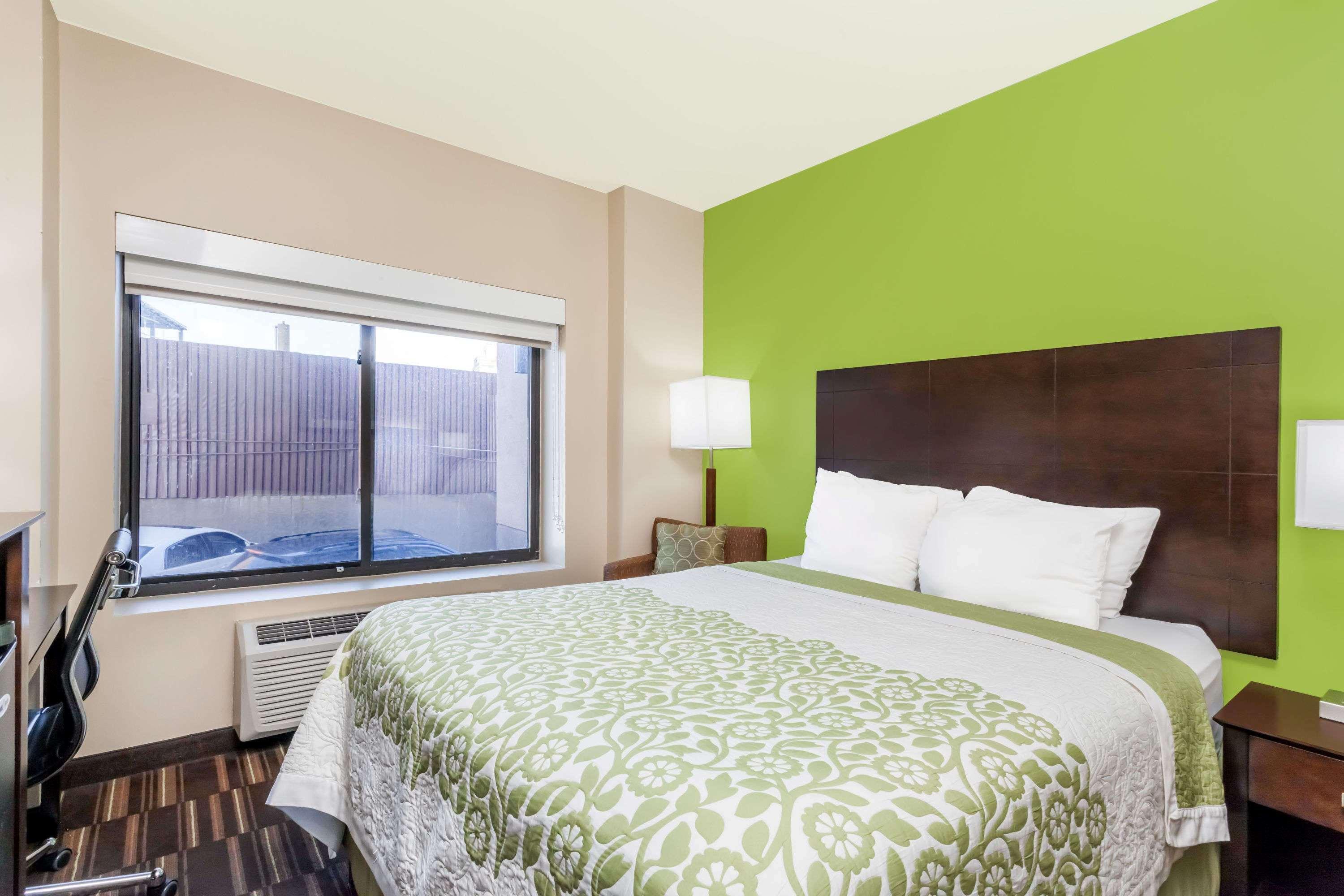 Days Inn & Suites By Wyndham Jamaica Jfk Airport นิวยอร์ก ภายนอก รูปภาพ