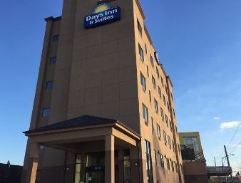 Days Inn & Suites By Wyndham Jamaica Jfk Airport นิวยอร์ก ภายนอก รูปภาพ